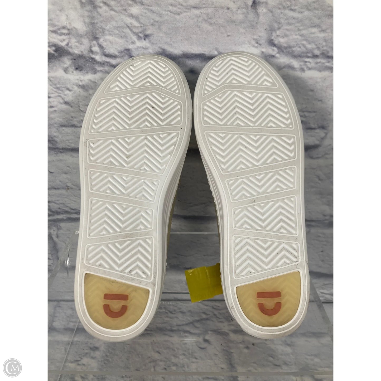 Shoes Sneakers By Earth In Gold & White, Size: 7