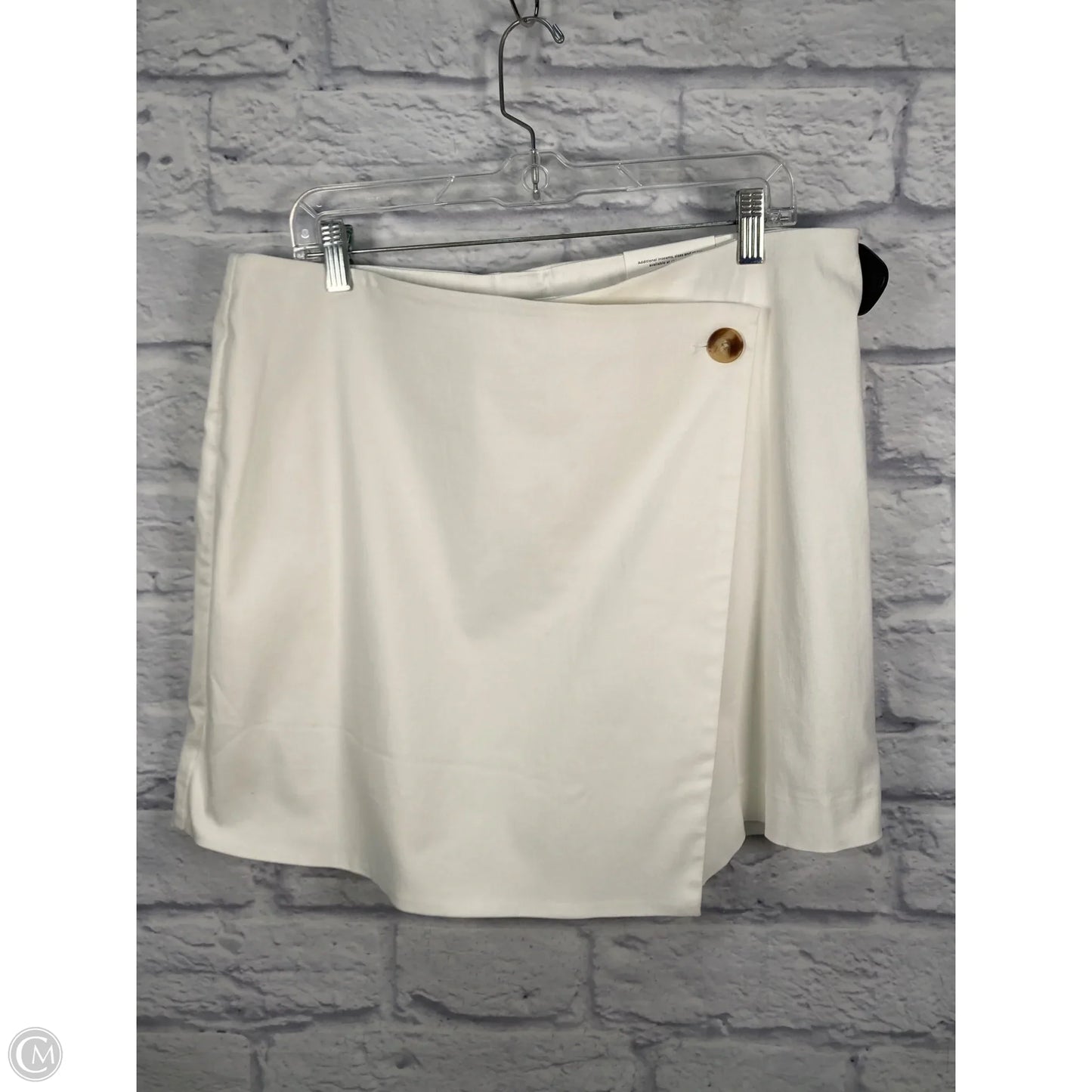 Shorts By Chicos In Cream, Size: 14
