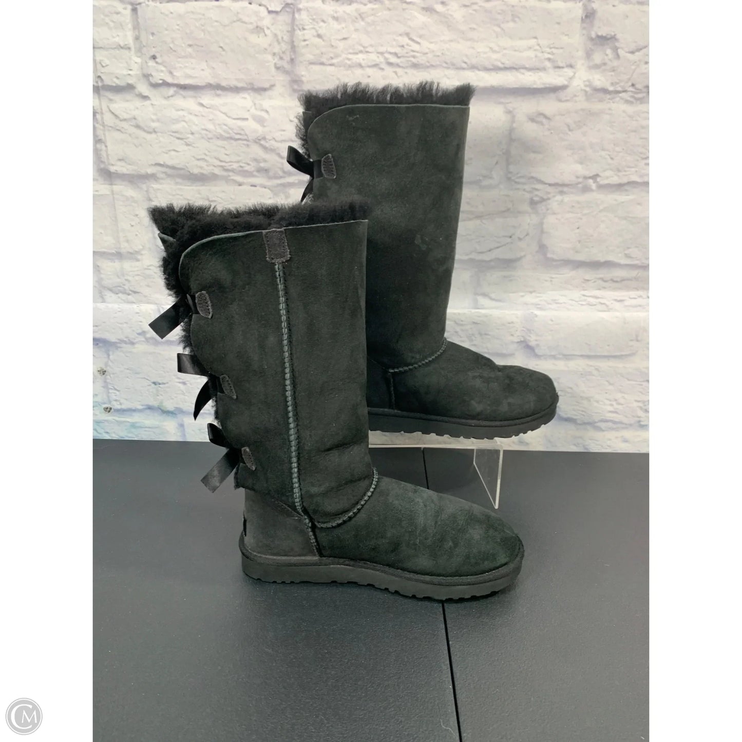 Boots Designer By Ugg In Black, Size: 7