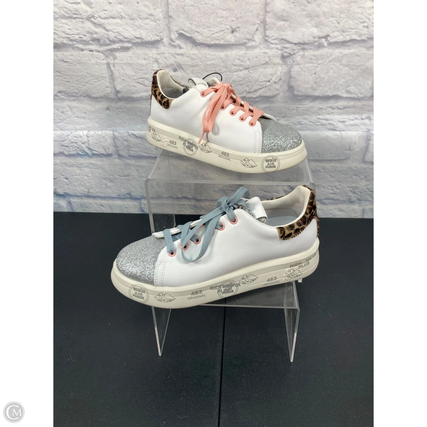 Shoes Sneakers By Clothes Mentor In Yellow, Size: 8