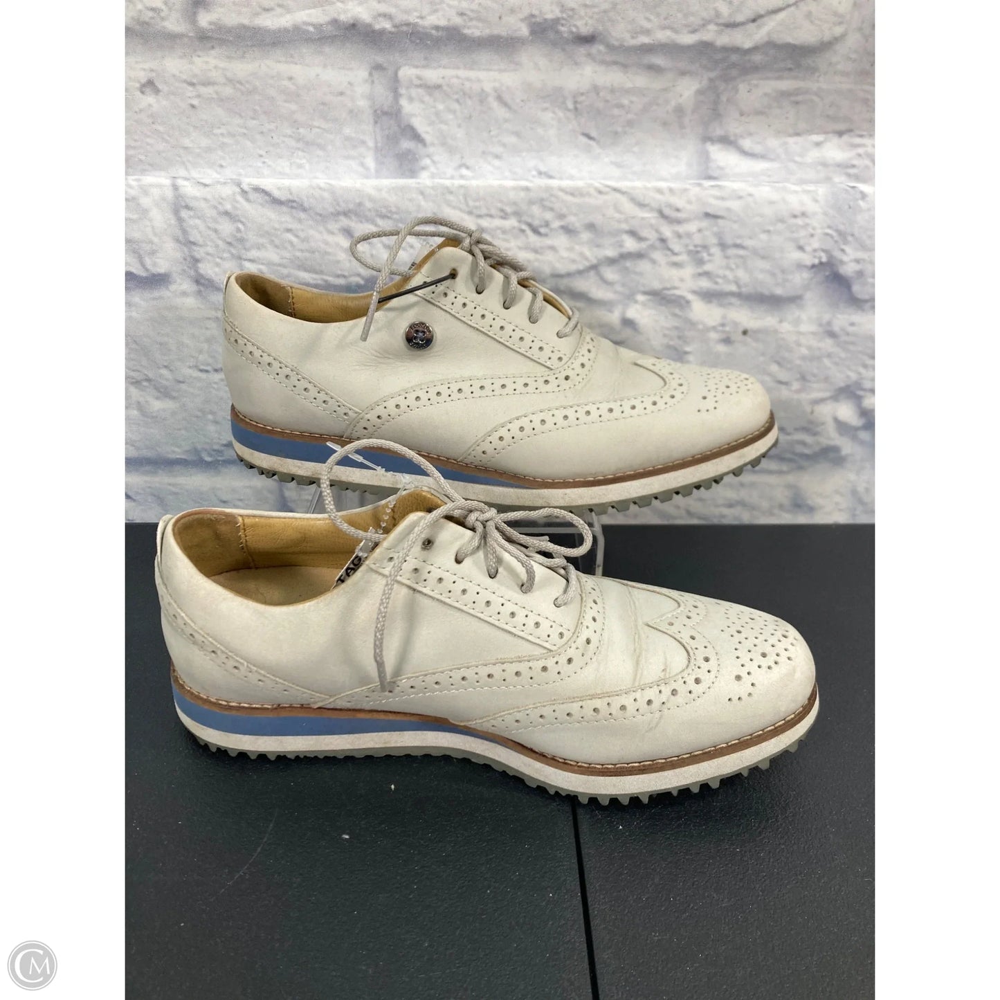 Shoes Sneakers By Clothes Mentor In Grey, Size: 6.5
