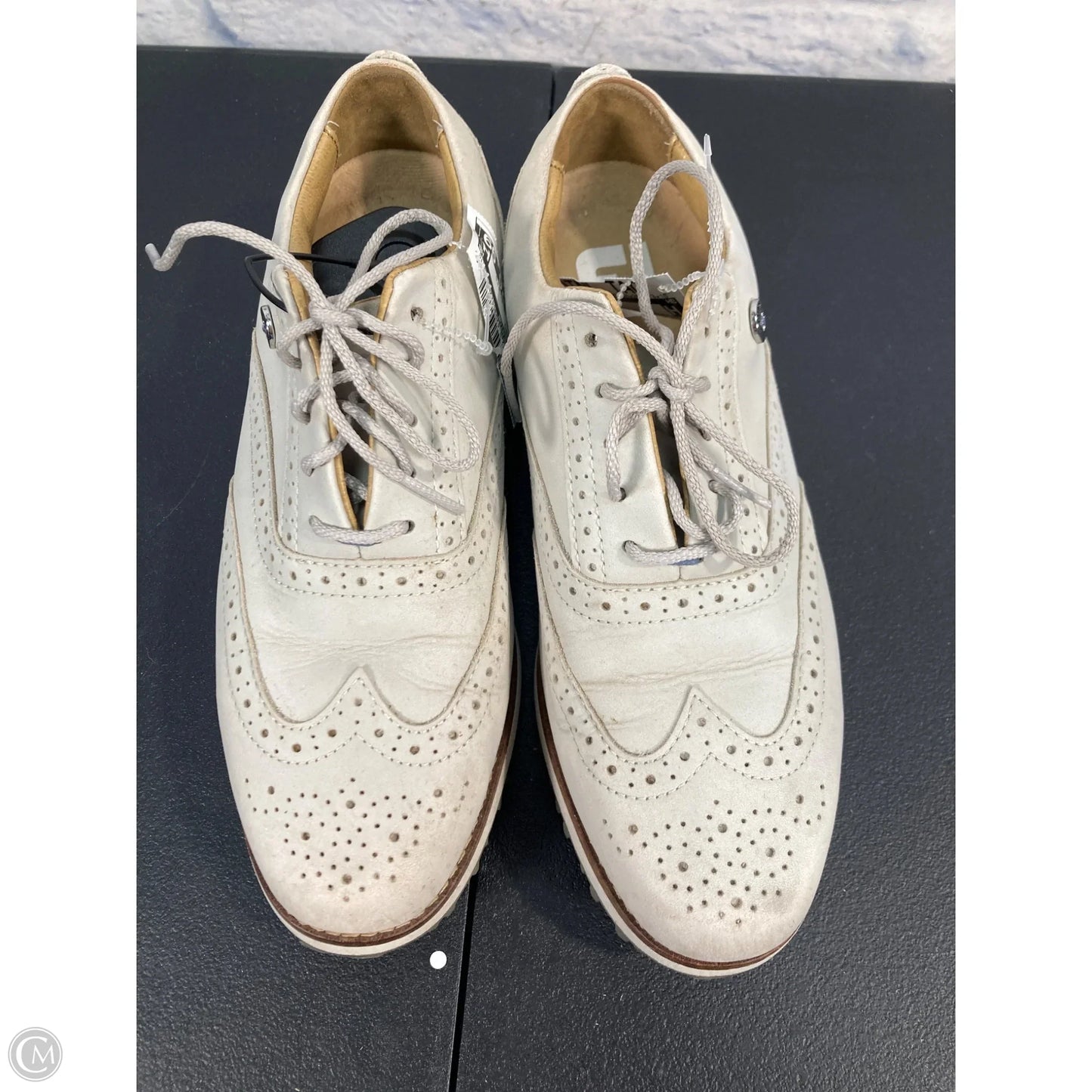 Shoes Sneakers By Clothes Mentor In Grey, Size: 6.5