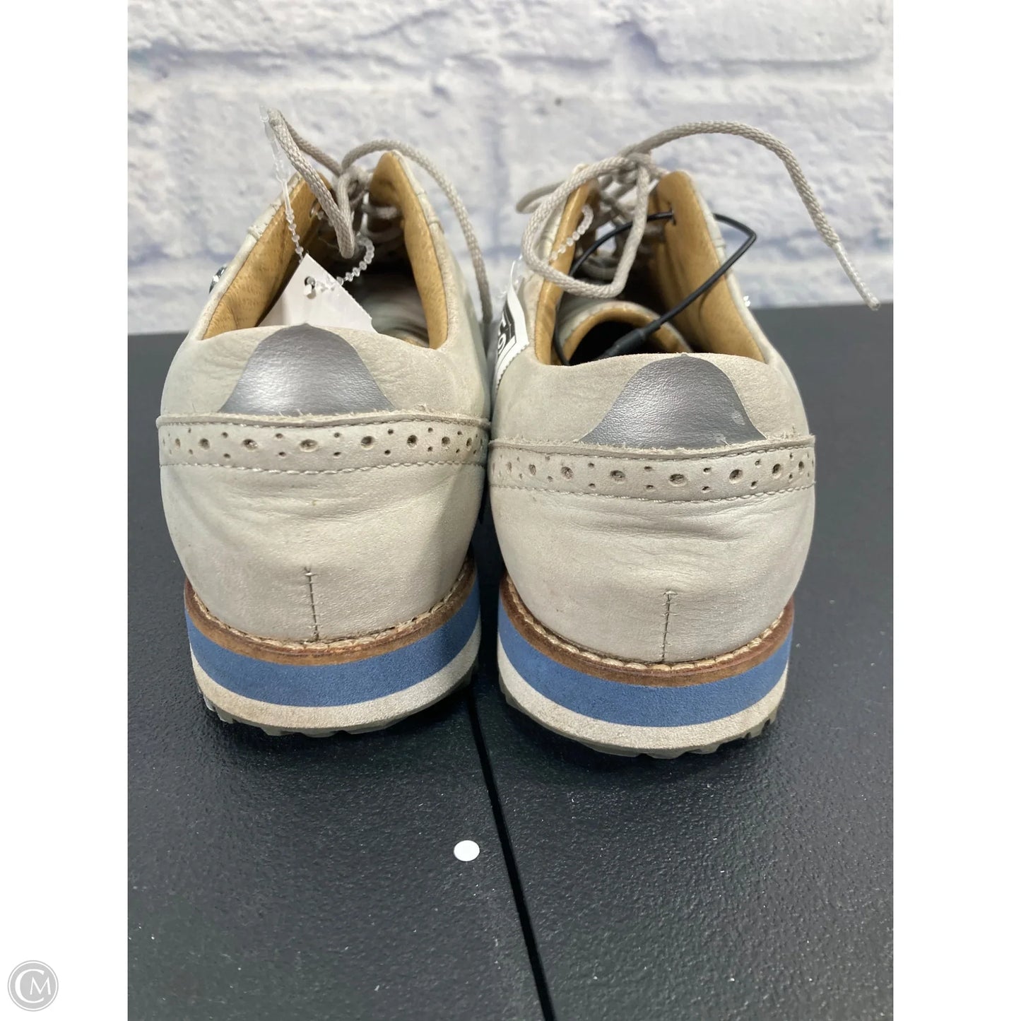 Shoes Sneakers By Clothes Mentor In Grey, Size: 6.5