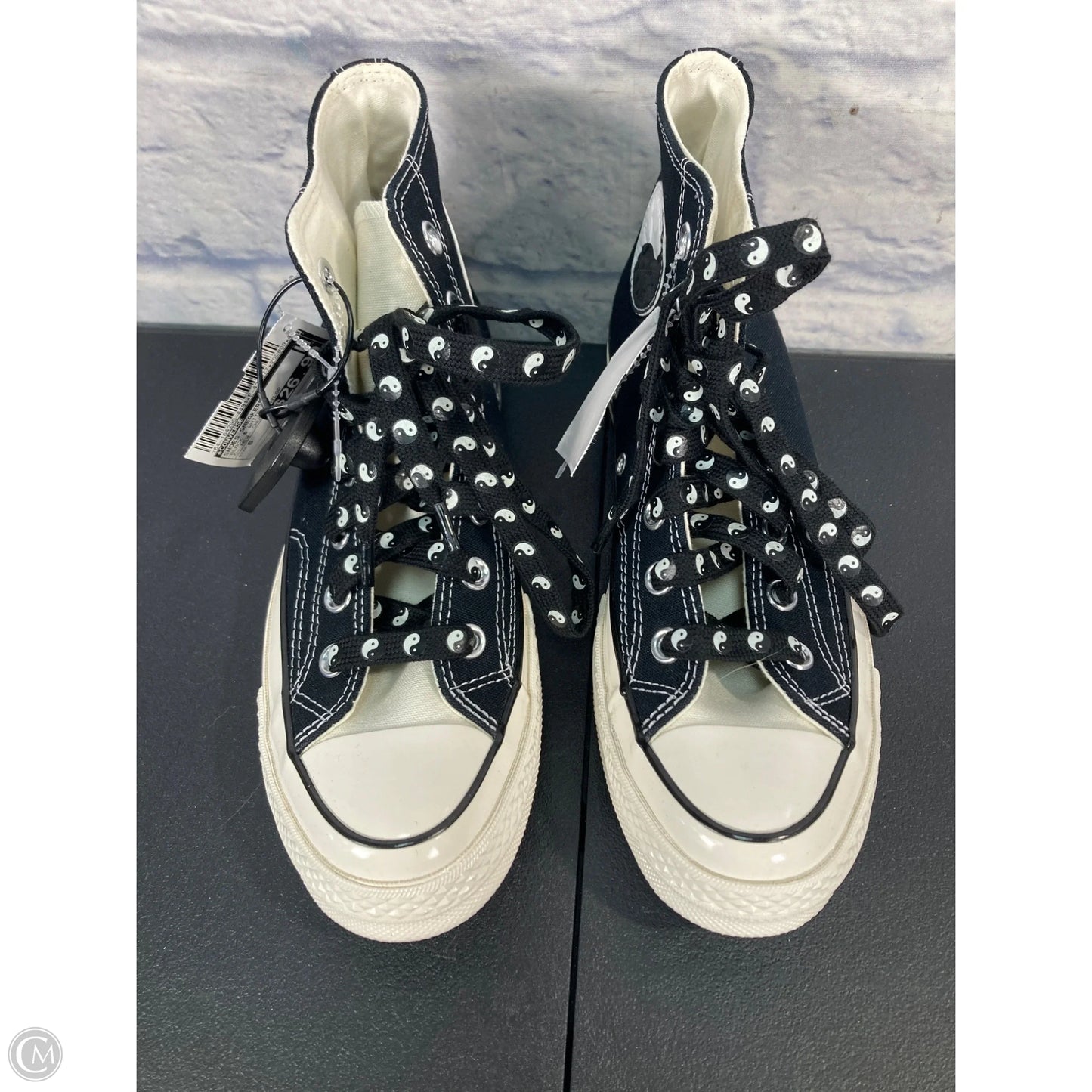 Shoes Sneakers By Converse In Black & White, Size: 6