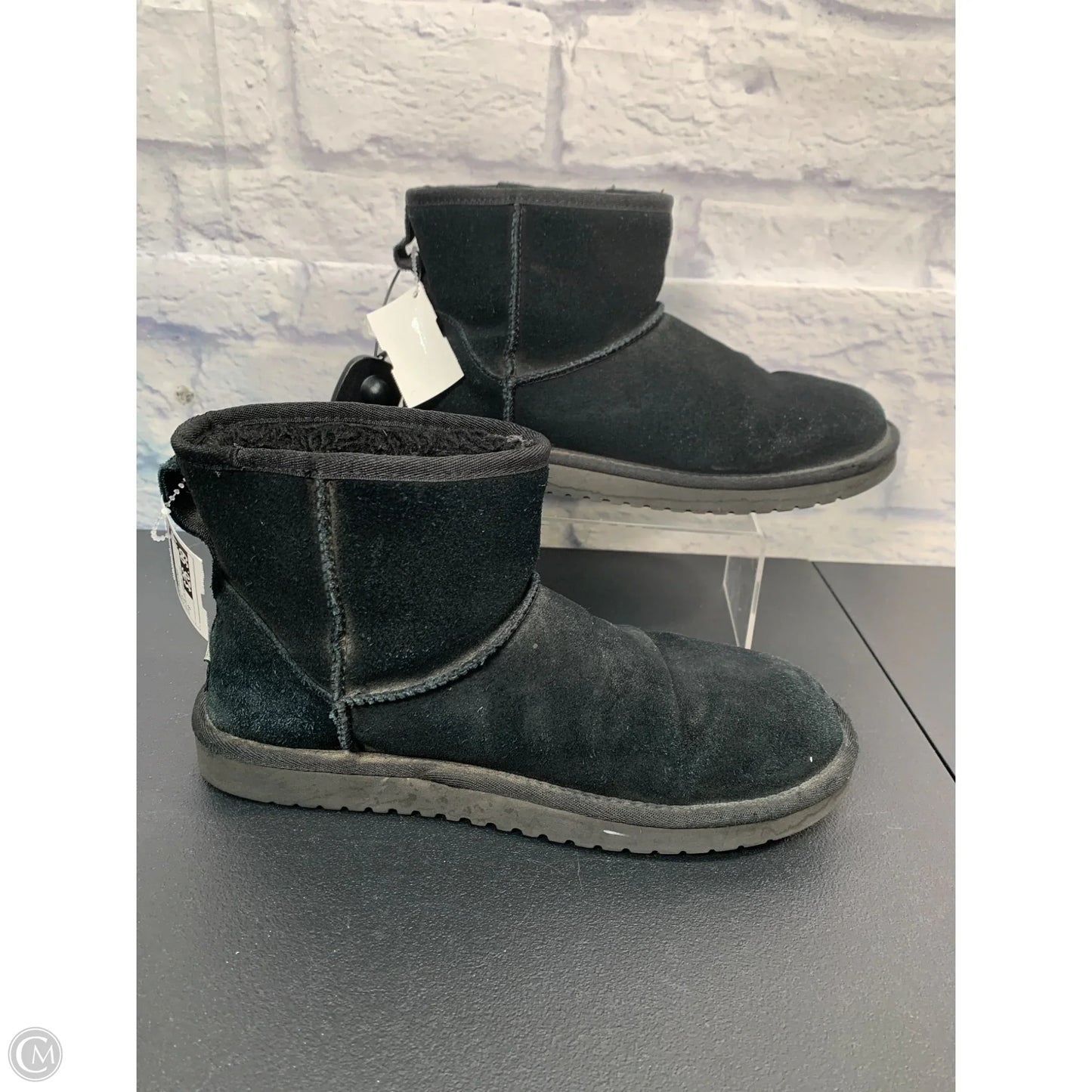 Boots Designer By Ugg In Black, Size: 9