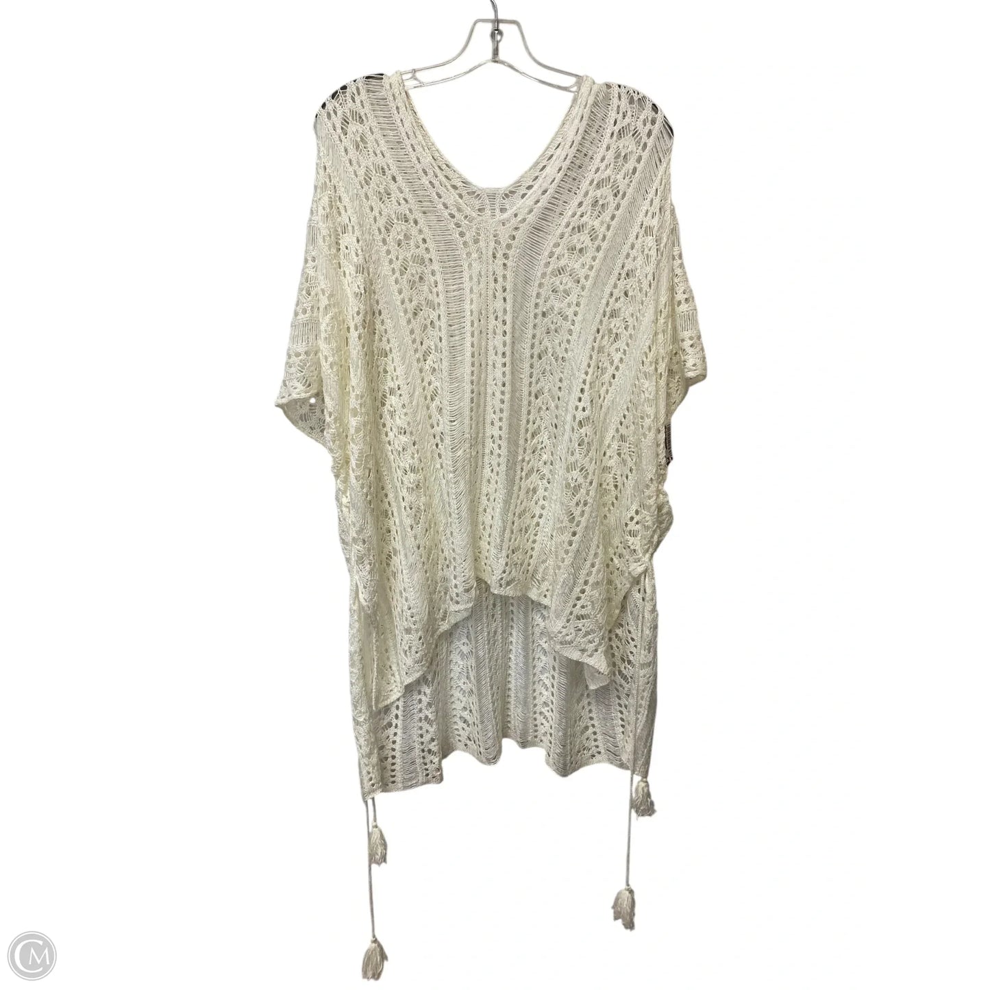Poncho By Cme In White, Size: Osfm