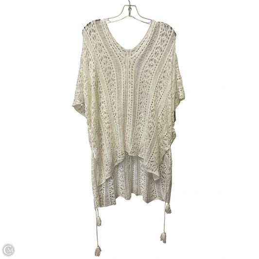 Poncho By Cme In White, Size: Osfm