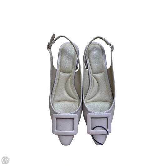 Shoes Flats By Chinese Laundry In Tan, Size: 6.5