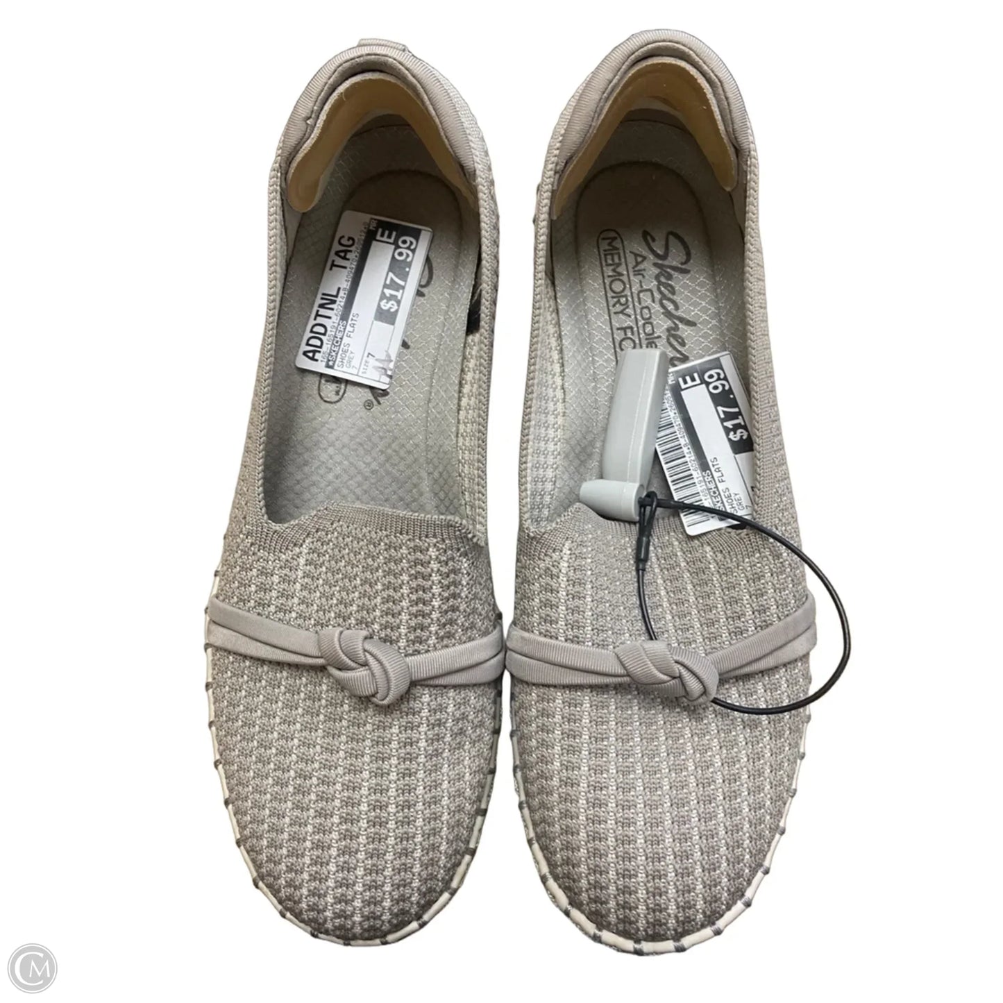 Shoes Flats By Skechers In Grey, Size: 7