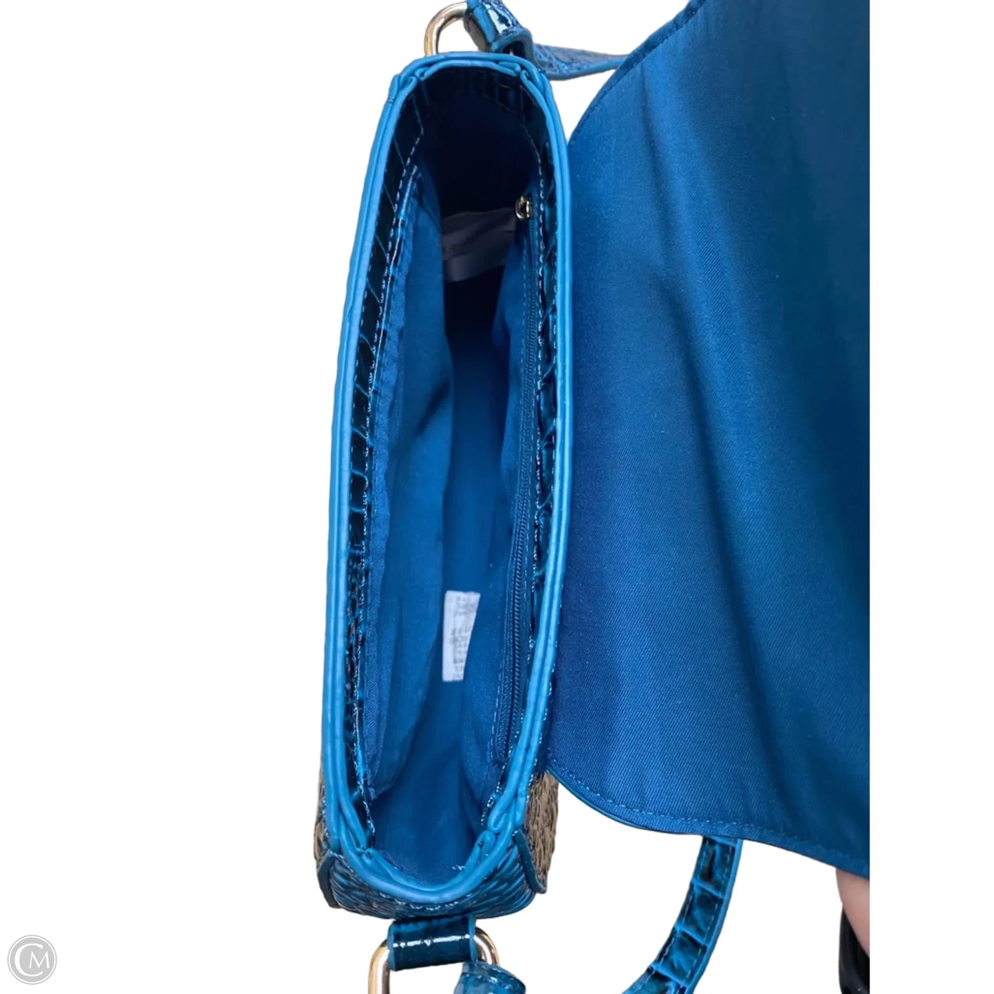 Crossbody By Clothes Mentor, Size: Medium