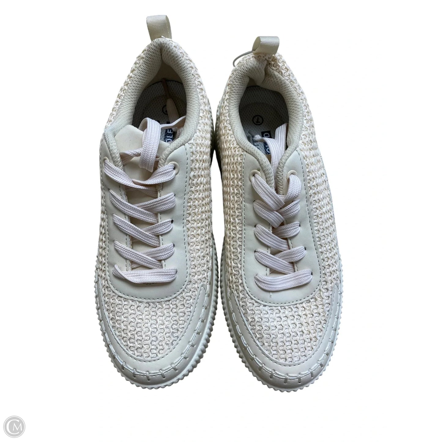 Shoes Sneakers By Clothes Mentor In Cream, Size: 7