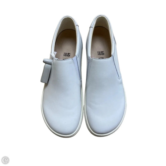 Shoes Sneakers By Birkenstock In White, Size: 9