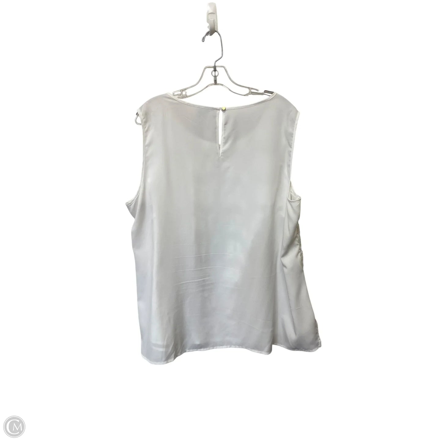 Top Sleeveless By Liz Claiborne In White, Size: 1x