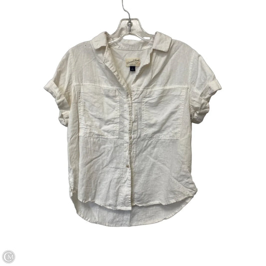 Top Short Sleeve By Universal Thread In White, Size: Xs