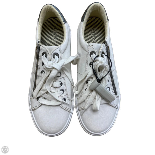 Shoes Sneakers By Taos In White, Size: 8.5