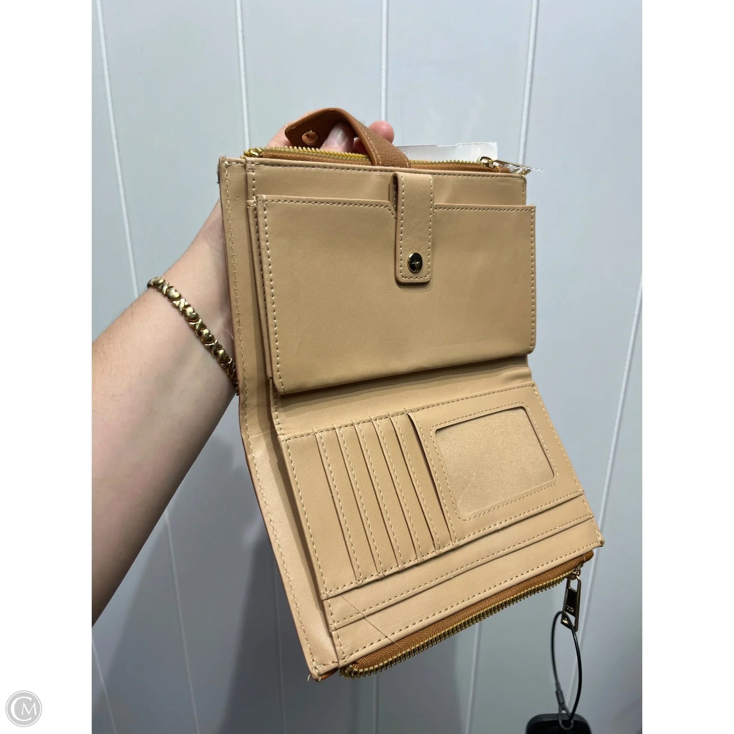 Wallet By Clothes Mentor, Size: Medium