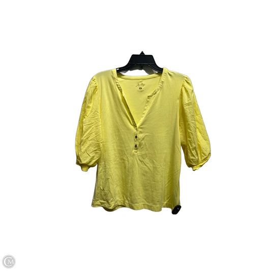 Top Short Sleeve Designer By Lilly Pulitzer In Yellow, Size: Xl