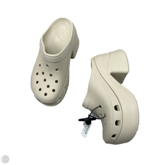 Shoes Heels Platform By Crocs In Cream, Size: 6