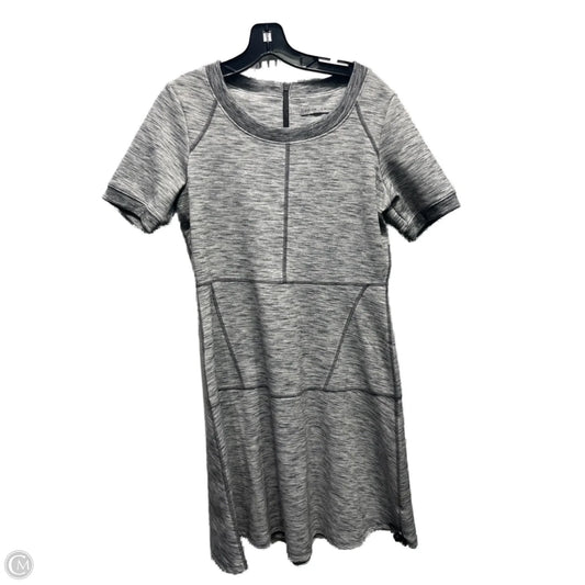 Dress Casual Short By Athleta In Grey, Size: M