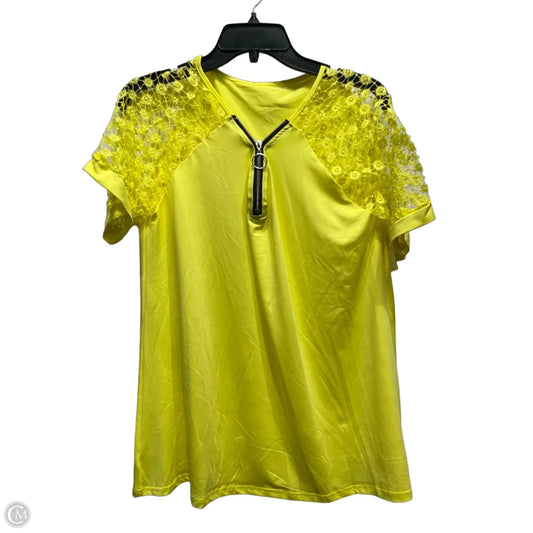 Top Short Sleeve By Cme In Yellow, Size: L
