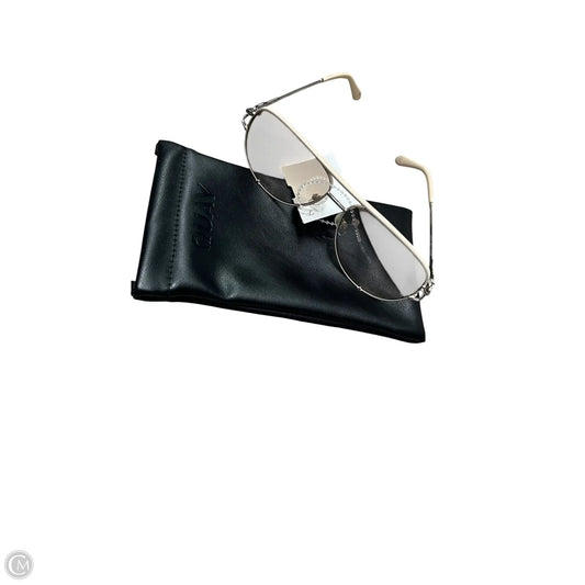 Sunglasses By Quay, Size: