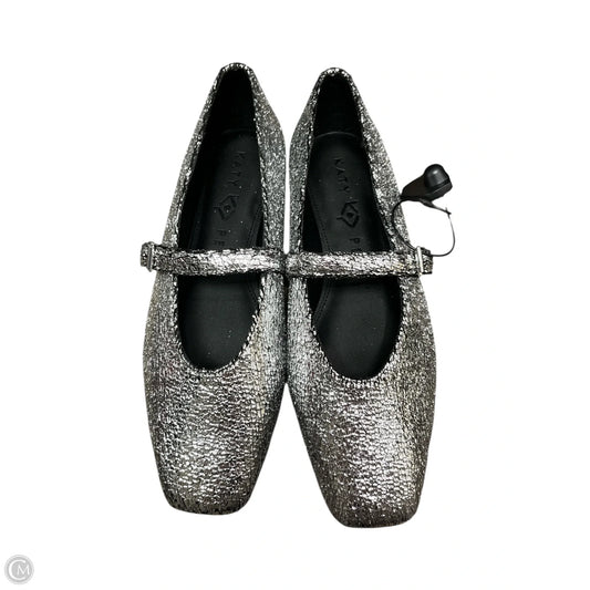 Shoes Flats By Katy Perry In Silver, Size: 9