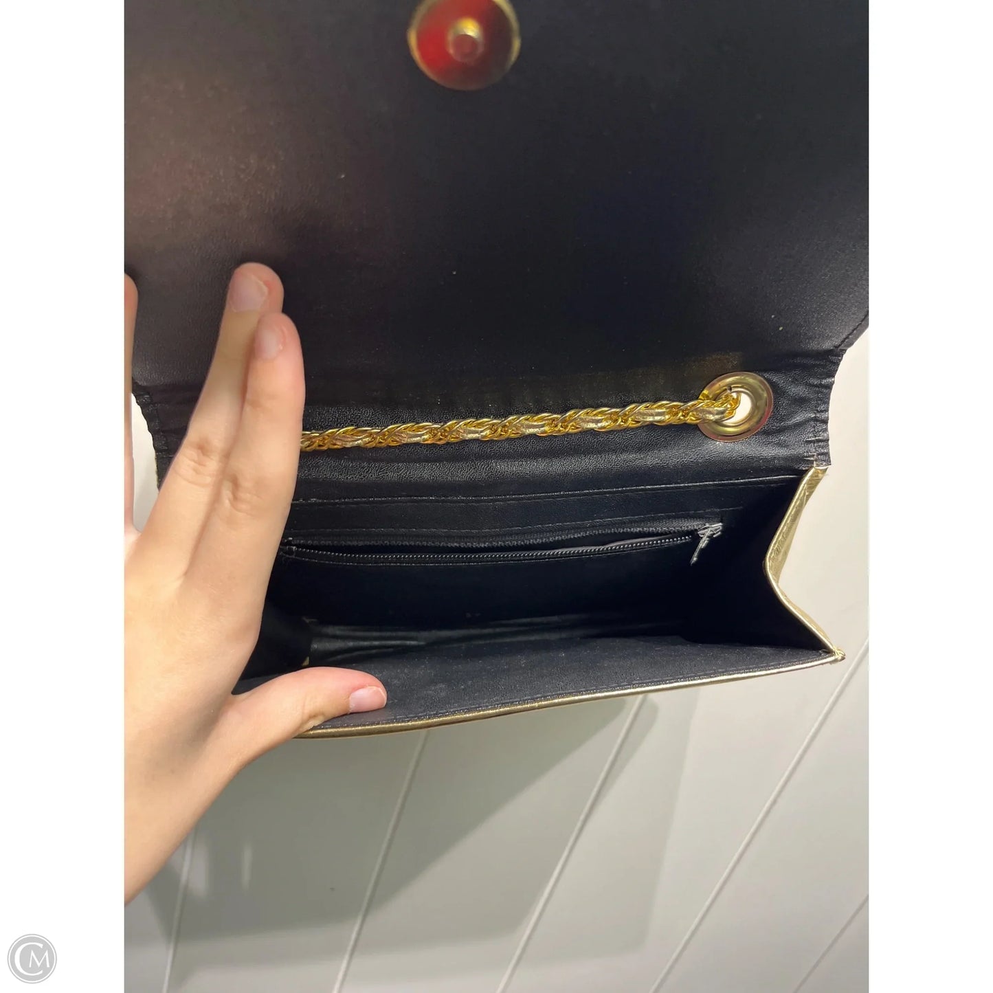 Crossbody By Clothes Mentor, Size: Medium