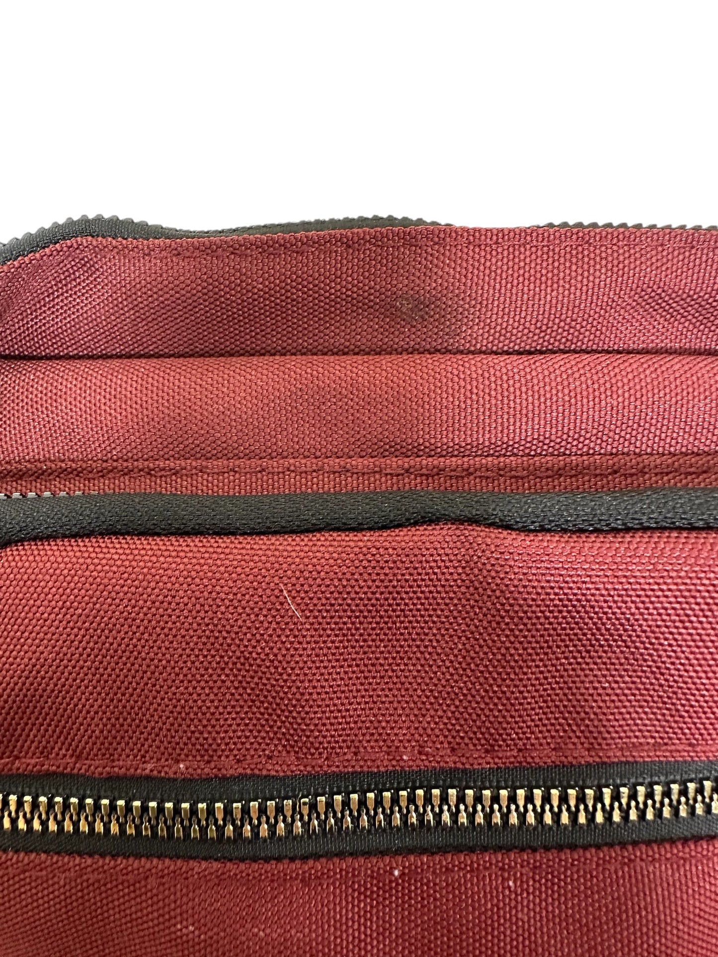 Crossbody By Clothes Mentor In Maroon, Size:Small