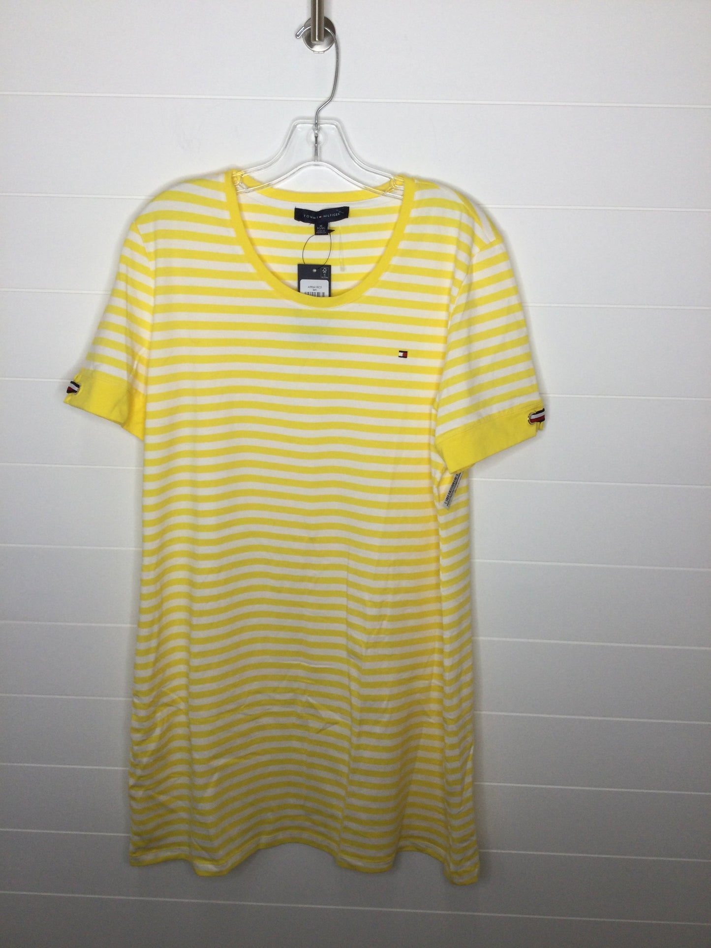 Dress Casual Short By Tommy Hilfiger  Size: Xl