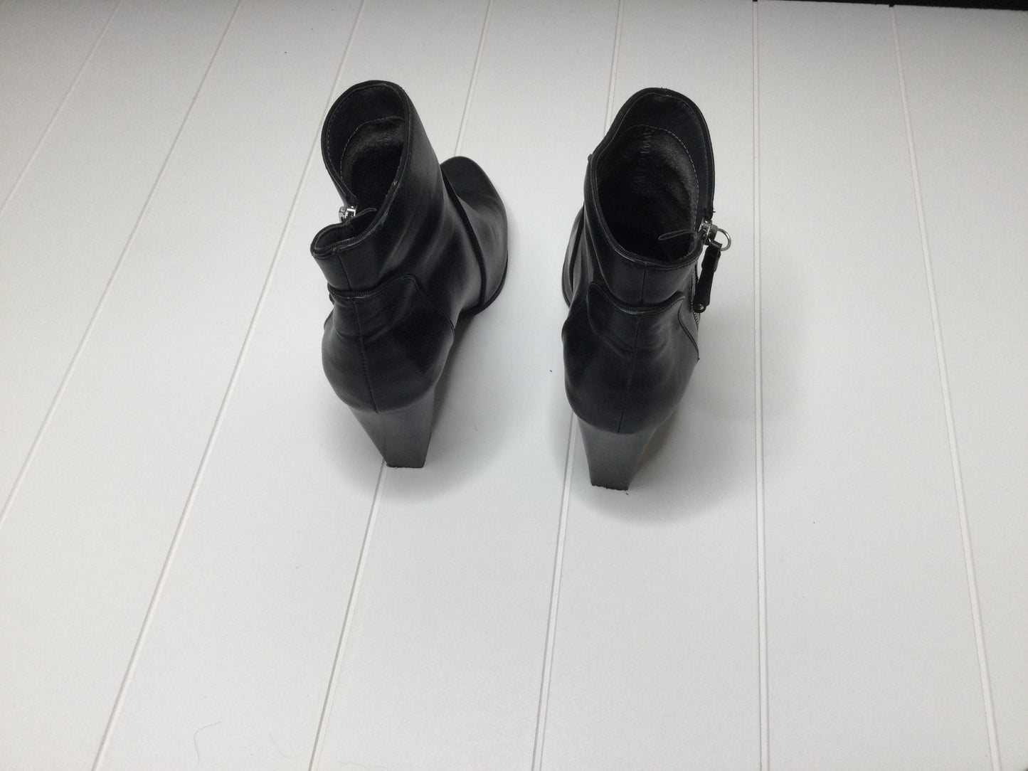 Boots Ankle Heels By Adrienne Vittadini  Size: 9.5