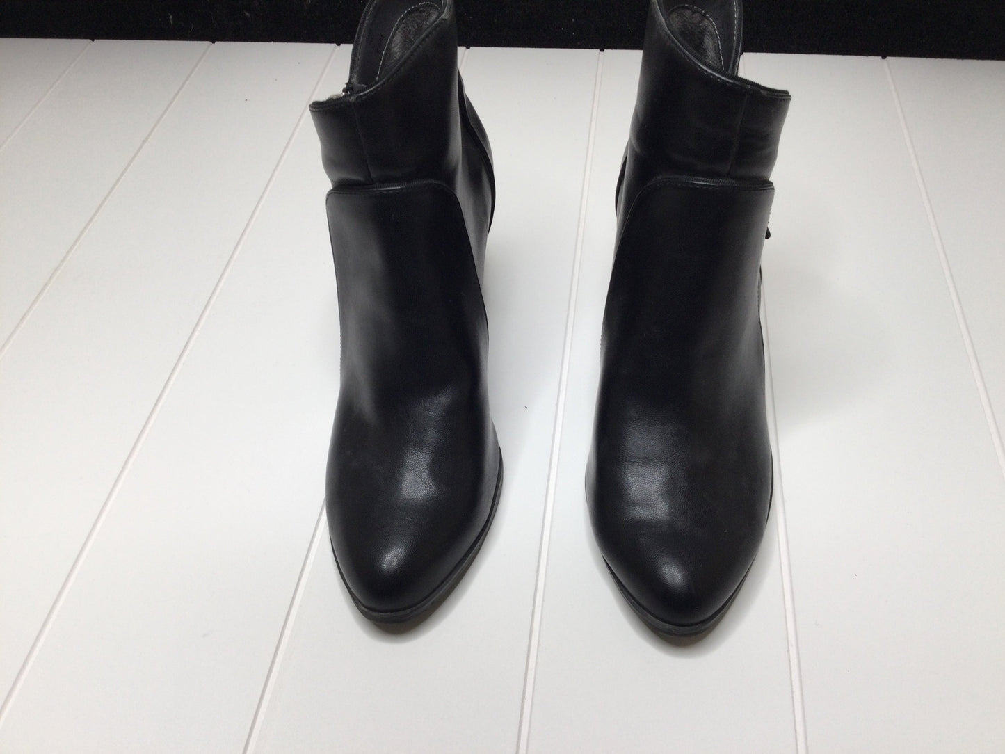 Boots Ankle Heels By Adrienne Vittadini  Size: 9.5