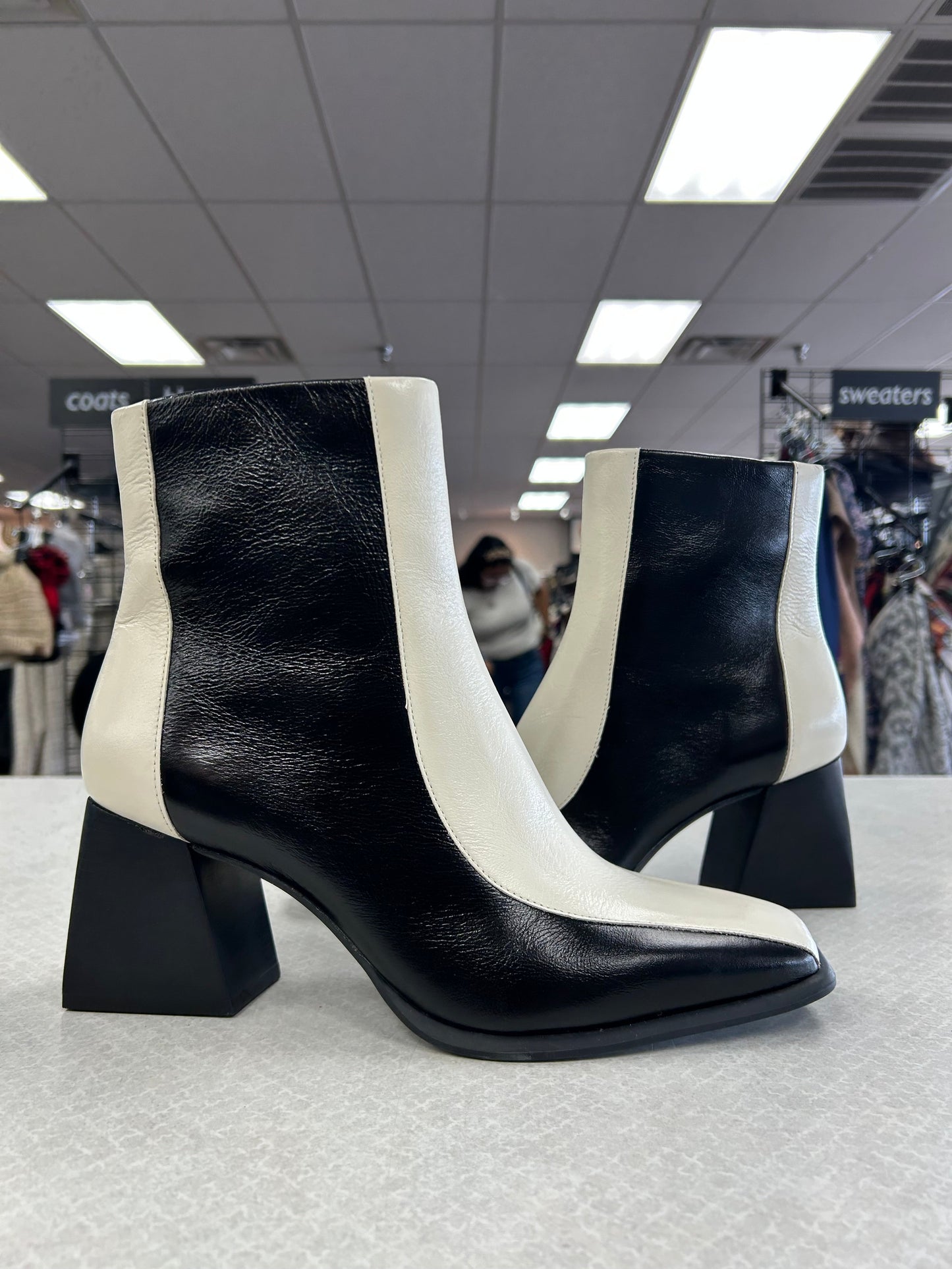 BOOTS ANKLE HEELS by GIANNI BINI In BLACK & WHITE, Size: 9