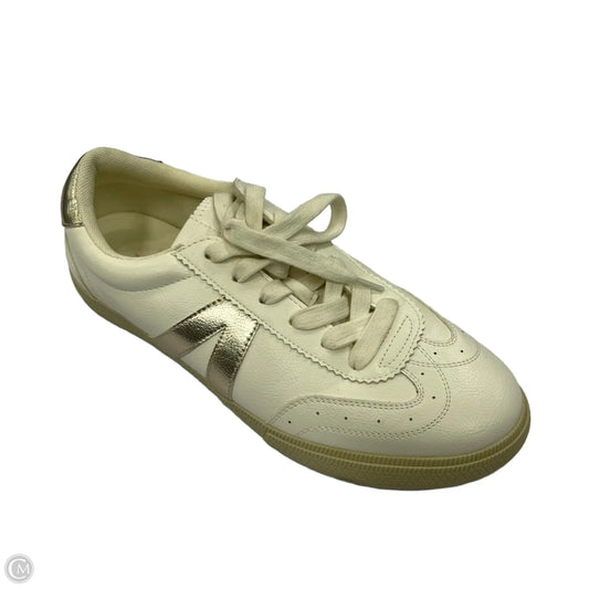 Shoes Sneakers By Mia In White, Size: 8