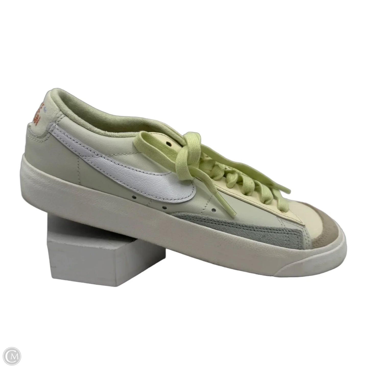 Shoes Sneakers By Nike In Yellow, Size: 7.5