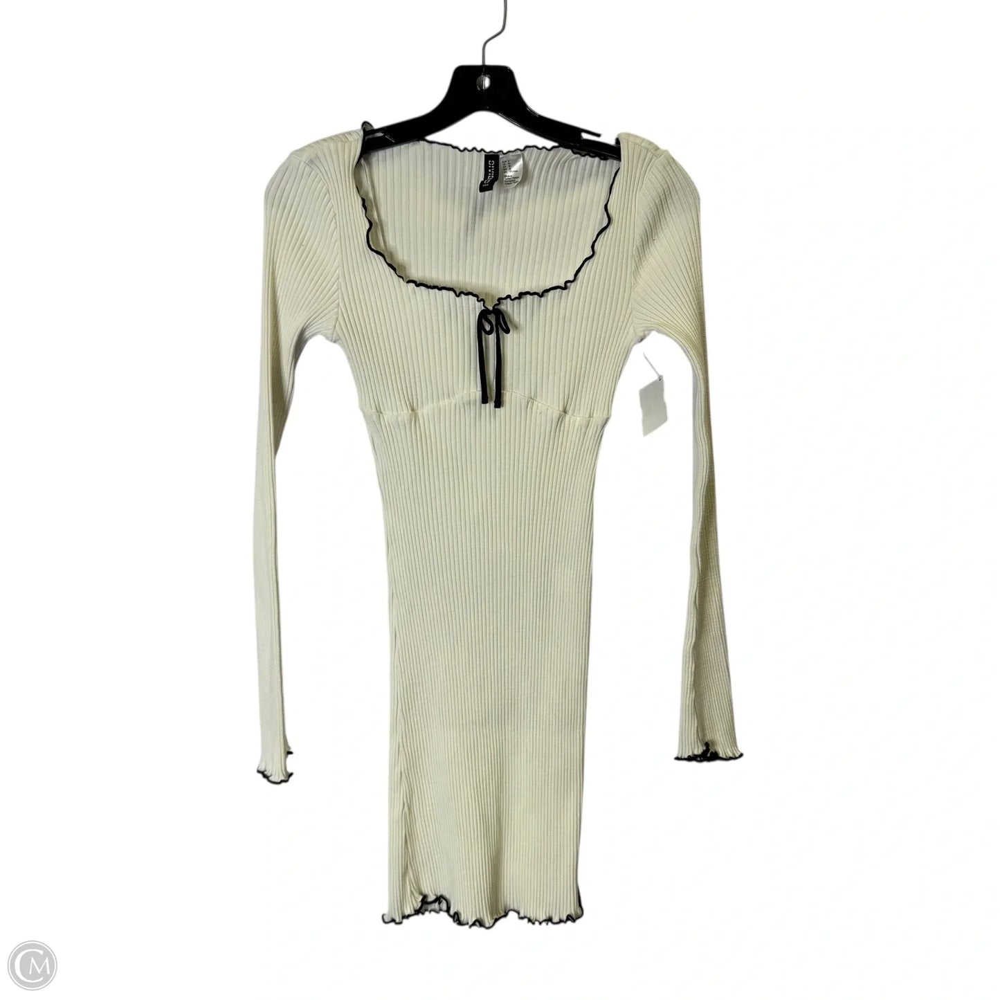 Dress Casual Short By Divided In Cream, Size: M