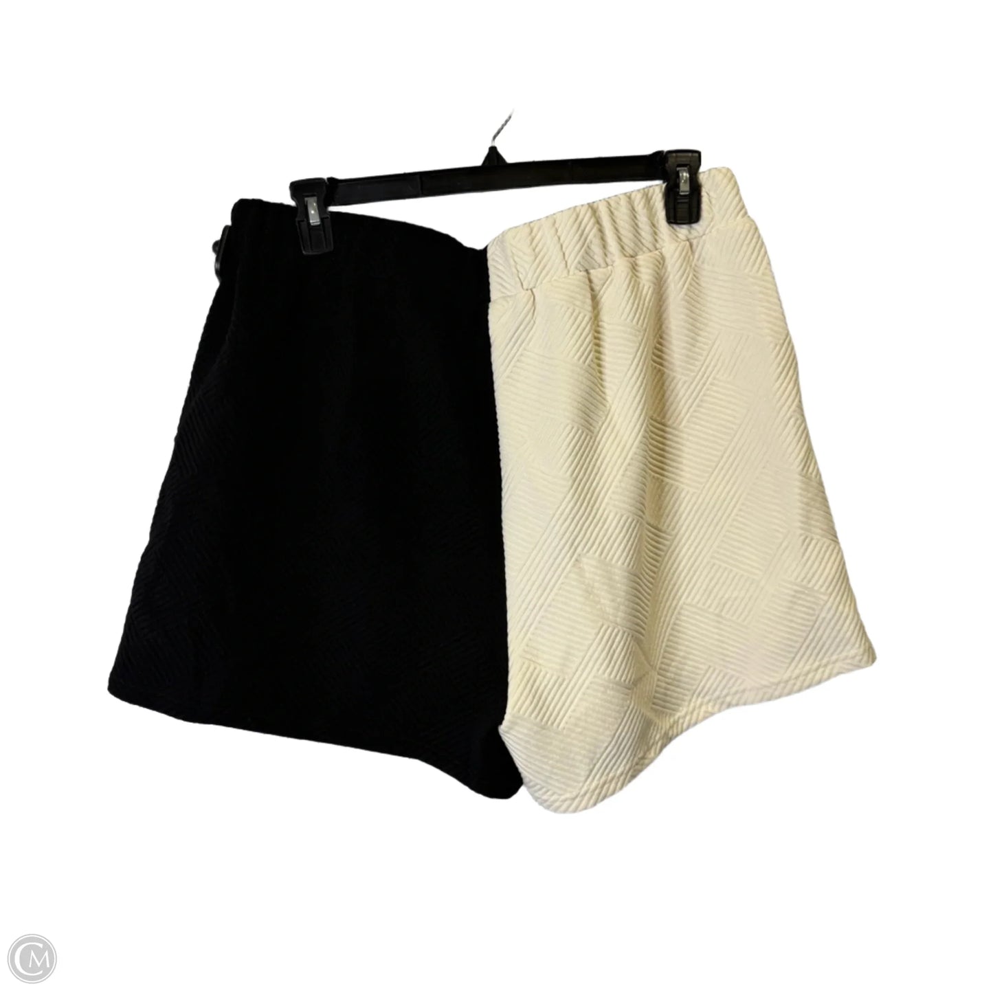Shorts By Clothes Mentor In Black & White, Size: 3x