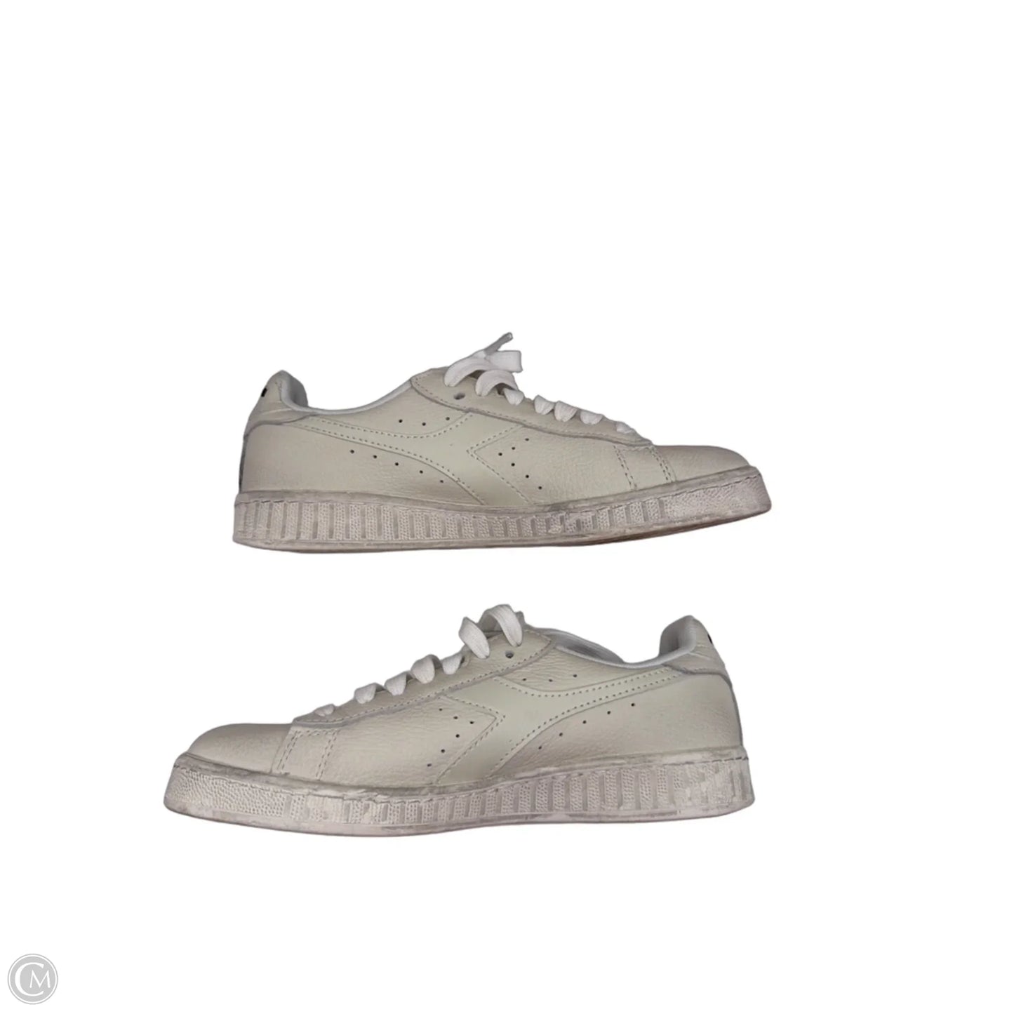 Shoes Sneakers By Clothes Mentor In Cream, Size: 7