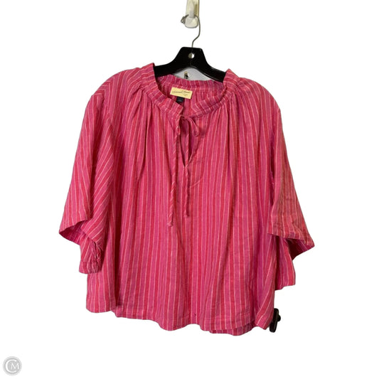 Top Short Sleeve By Universal Thread In Pink & Red, Size: S