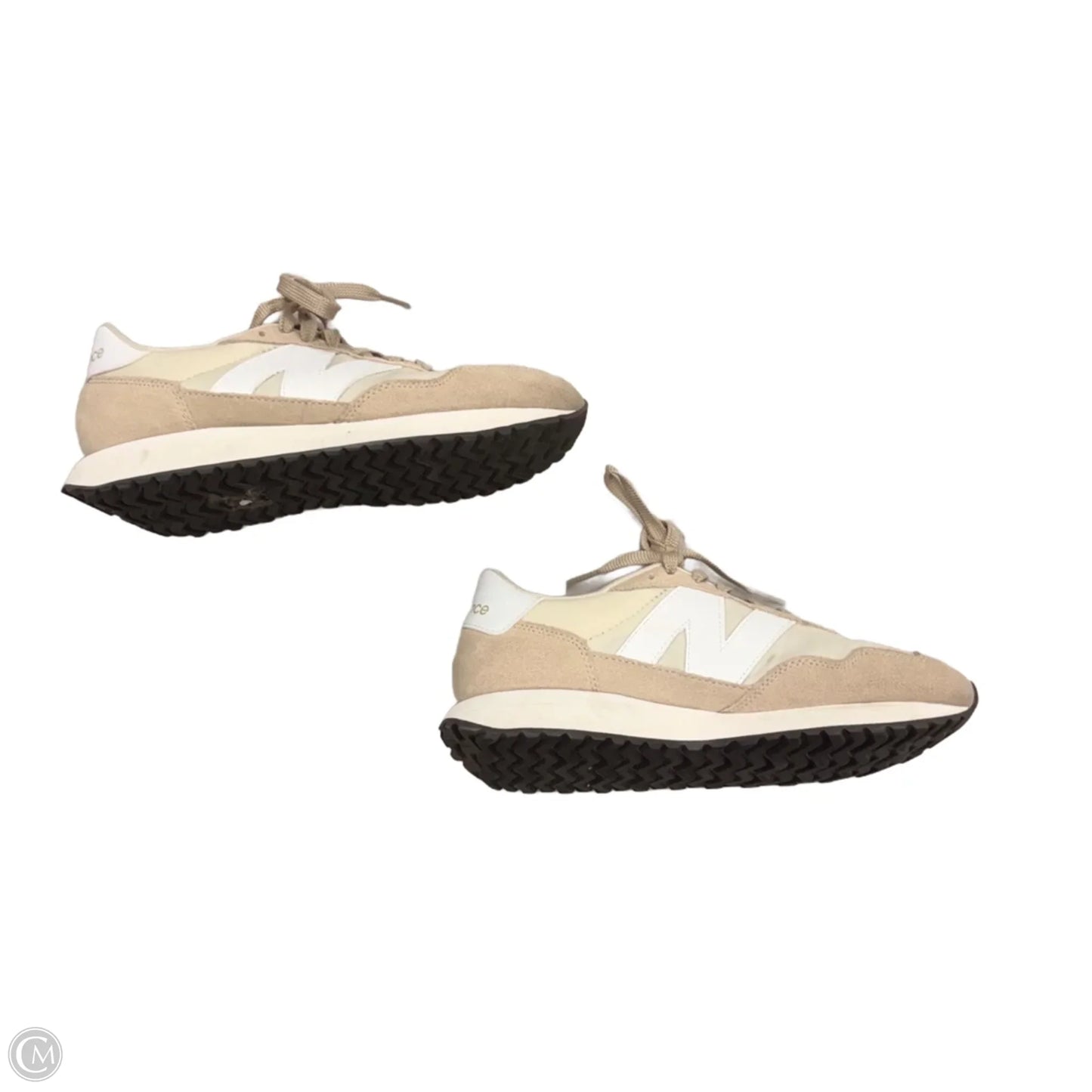 Shoes Sneakers By New Balance In Cream, Size: 7.5