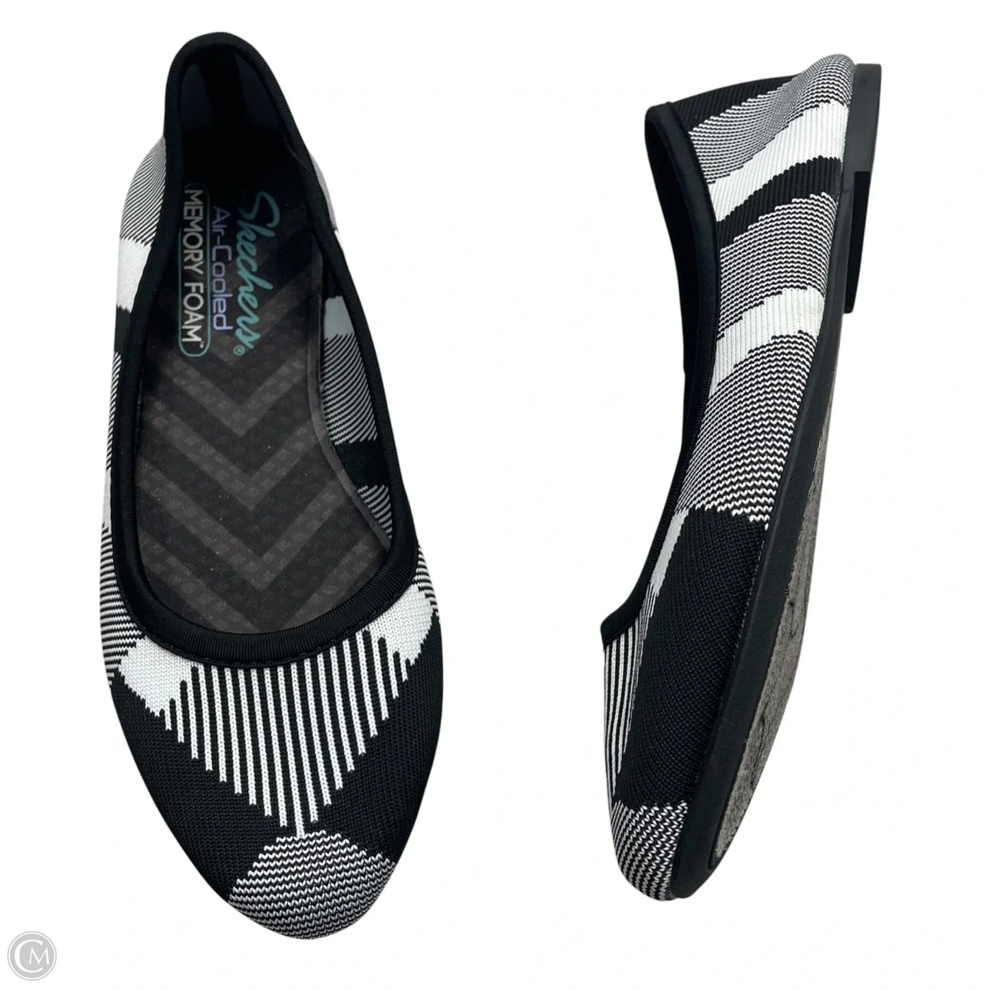 Shoes Flats By Skechers In Black & White, Size: 6.5