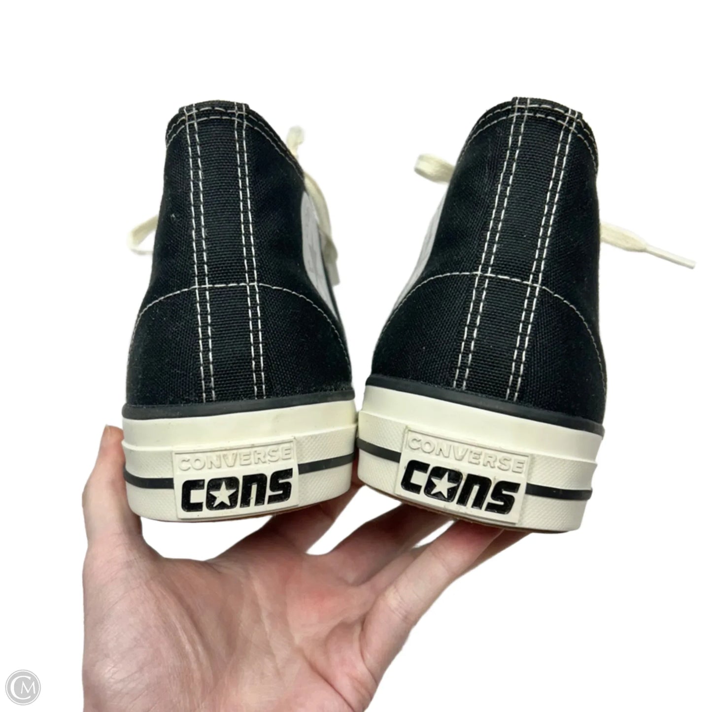 Shoes Sneakers By Converse In Black & White, Size: 10.5