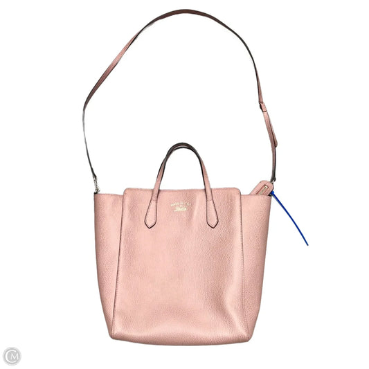 Handbag Luxury Designer By Gucci, Size: Medium