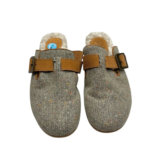 Shoes Flats By Zodiac In Tan, Size: 6.5