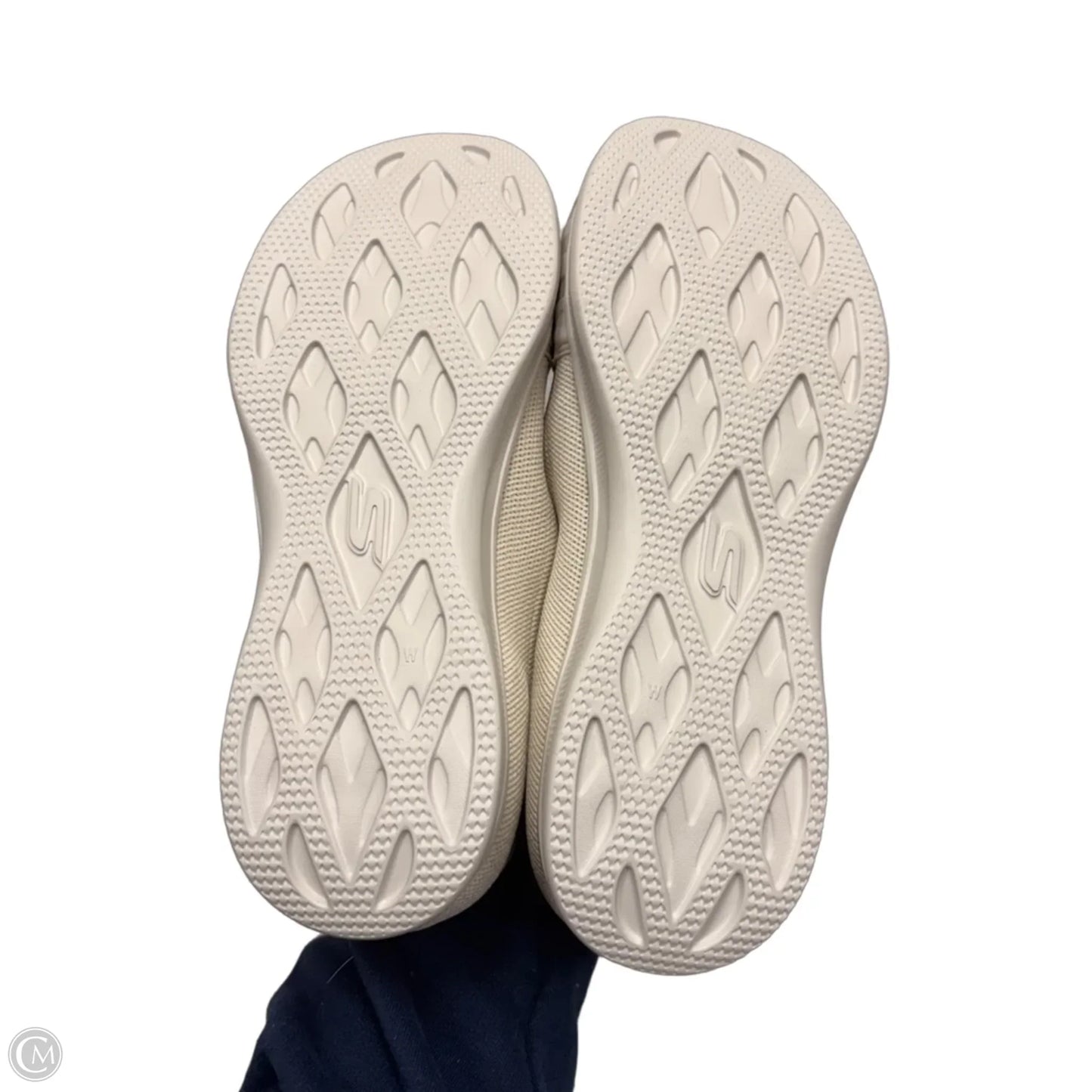Shoes Flats By Skechers In Beige, Size: 11