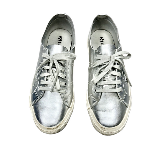 Shoes Sneakers By Superga In Silver, Size: 8