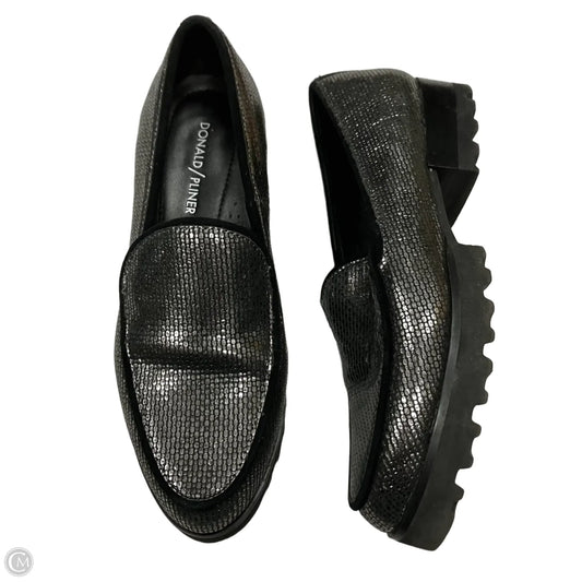 Shoes Flats By Donald Pliner In Silver, Size: 7