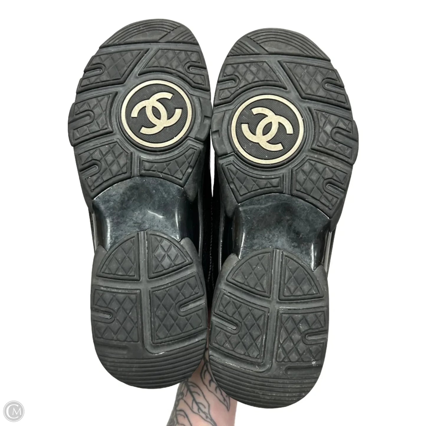 Shoes Luxury Designer By Chanel In Black & Cream, Size: 10.5