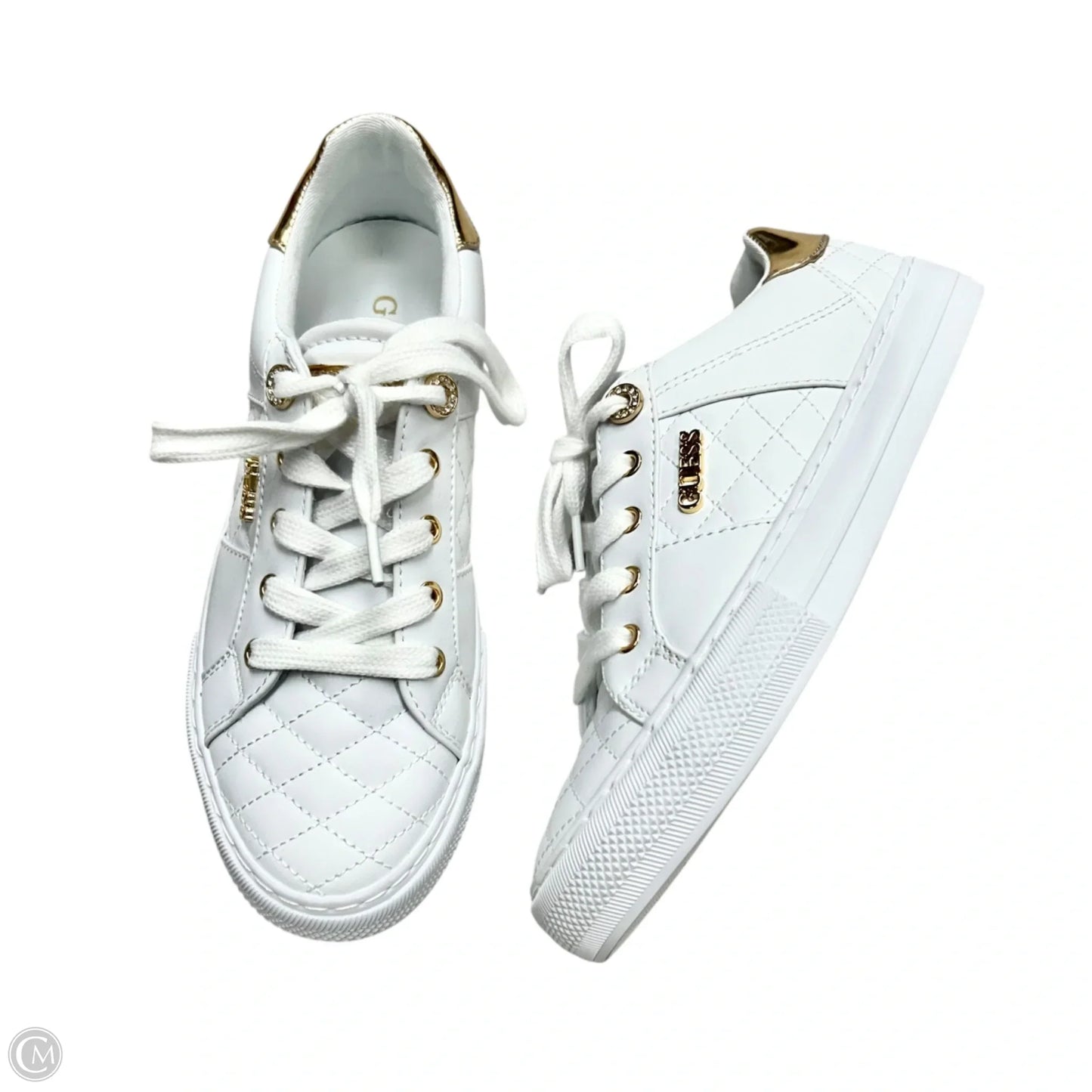 Shoes Sneakers By Guess In White, Size: 7