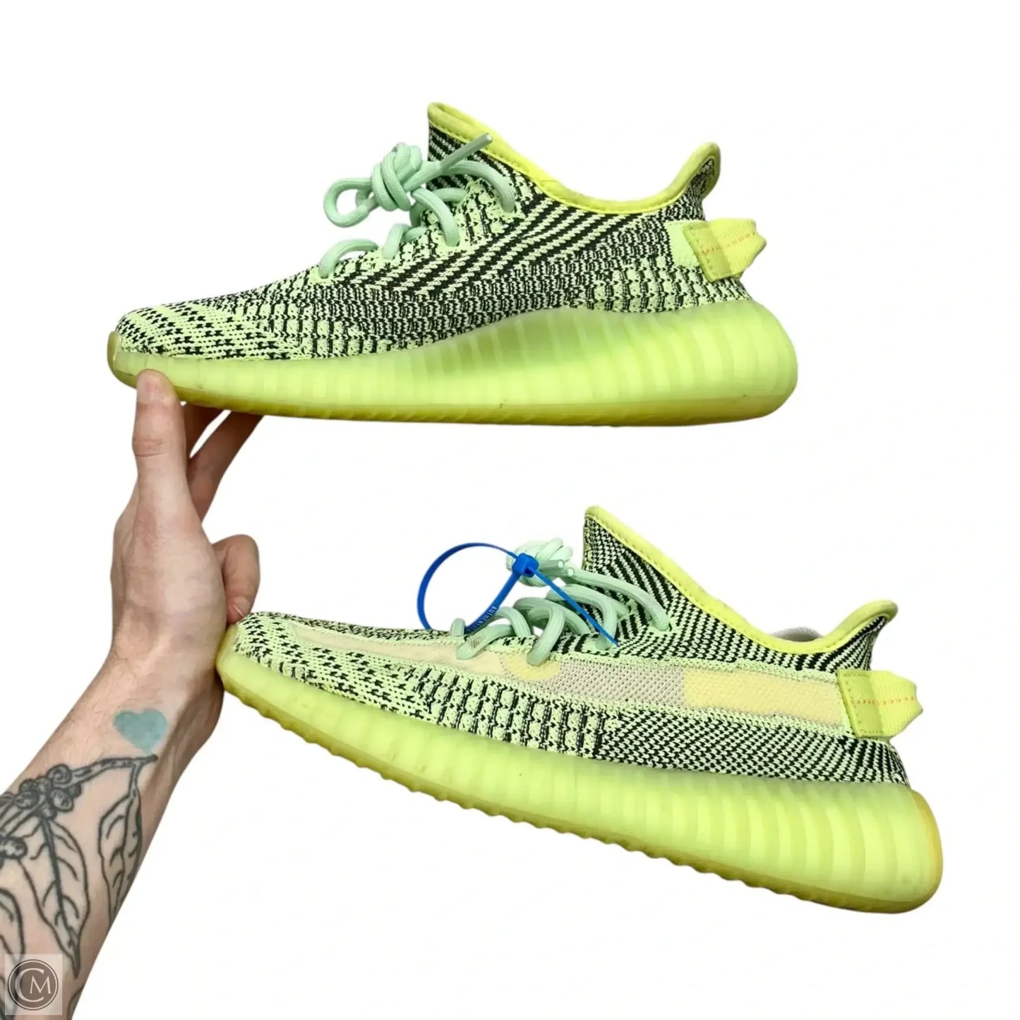 Shoes Luxury Designer By Yeezy In Green, Size: 7