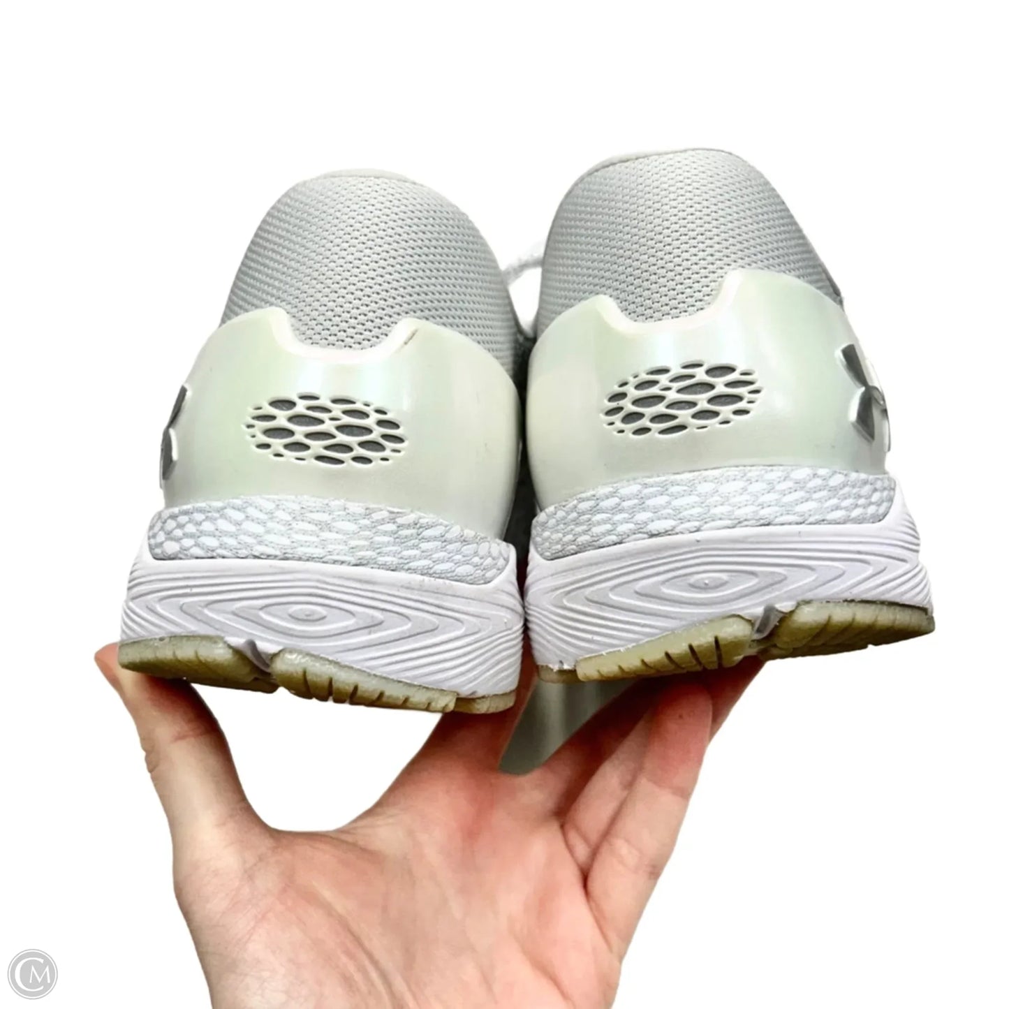 Shoes Athletic By Under Armour In Silver, Size: 9.5